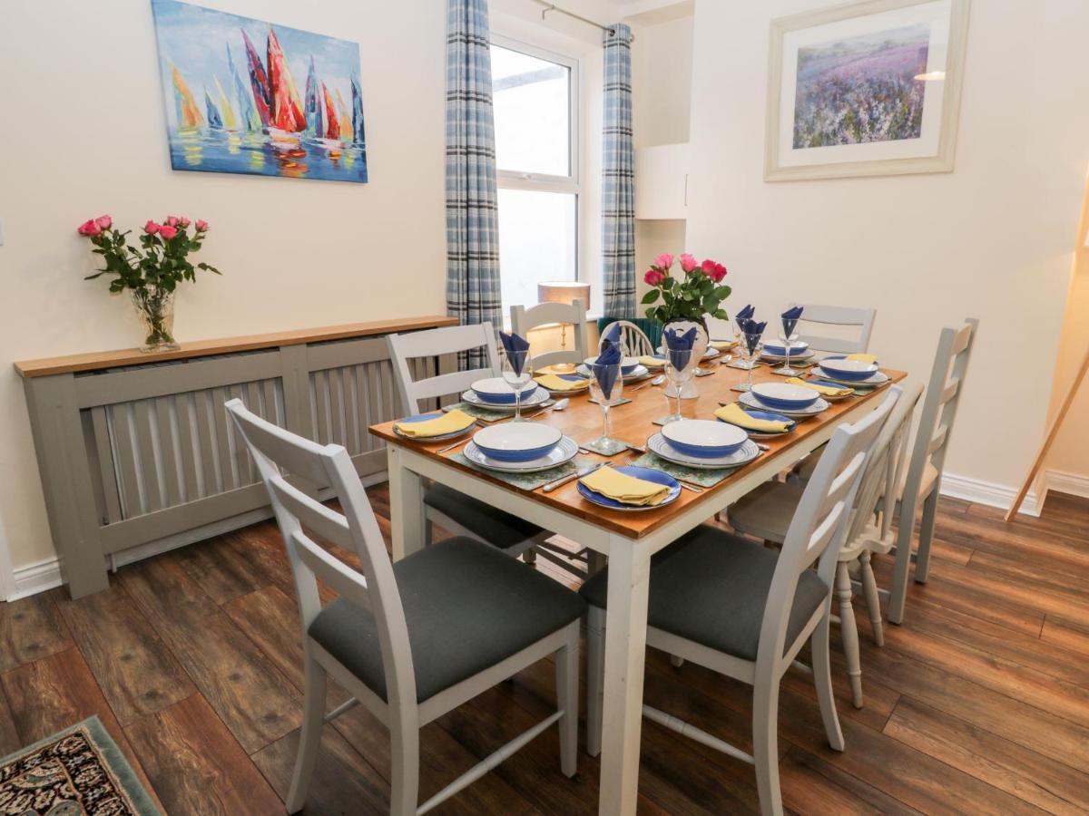 Harbour Hideaway Villa Whitby Bagian luar foto