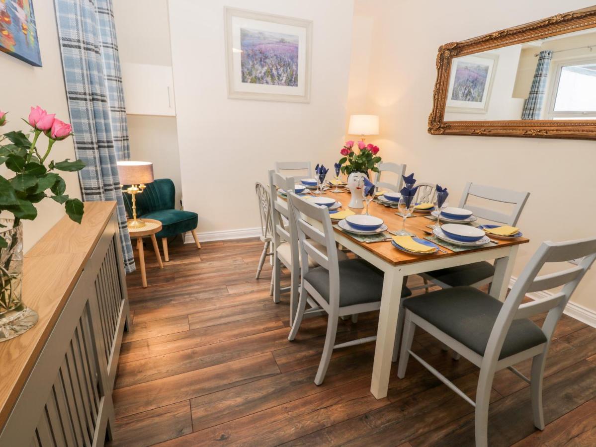 Harbour Hideaway Villa Whitby Bagian luar foto