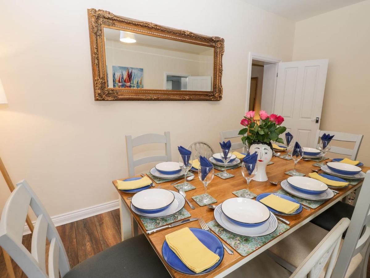 Harbour Hideaway Villa Whitby Bagian luar foto
