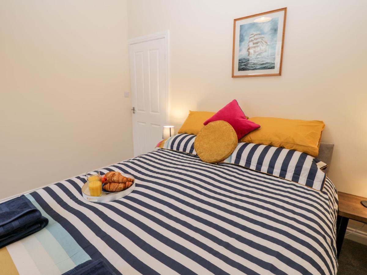 Harbour Hideaway Villa Whitby Bagian luar foto